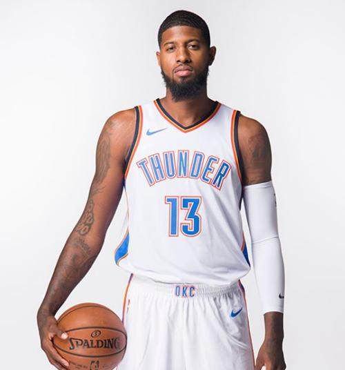 港队本月亚洲杯预选赛大名单：陈晋一领衔中超、中甲8将入选（香港队本月亚洲杯预选名单出炉：陈晋一领衔，中超中甲8人入选）