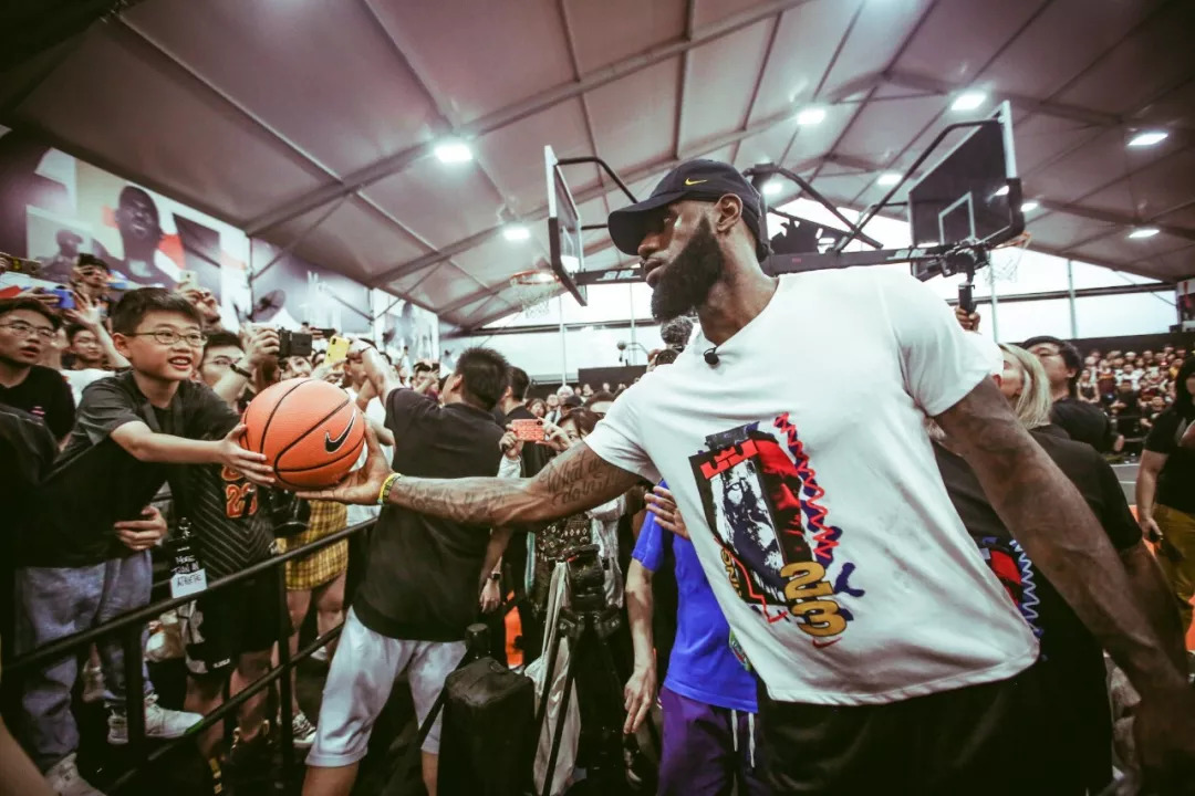 其他大洲足球中北美：哥斯达黎加出师不利，库拉索或成新军（中北美足坛：哥斯达黎加开局不利，库拉索有望成为新势力）