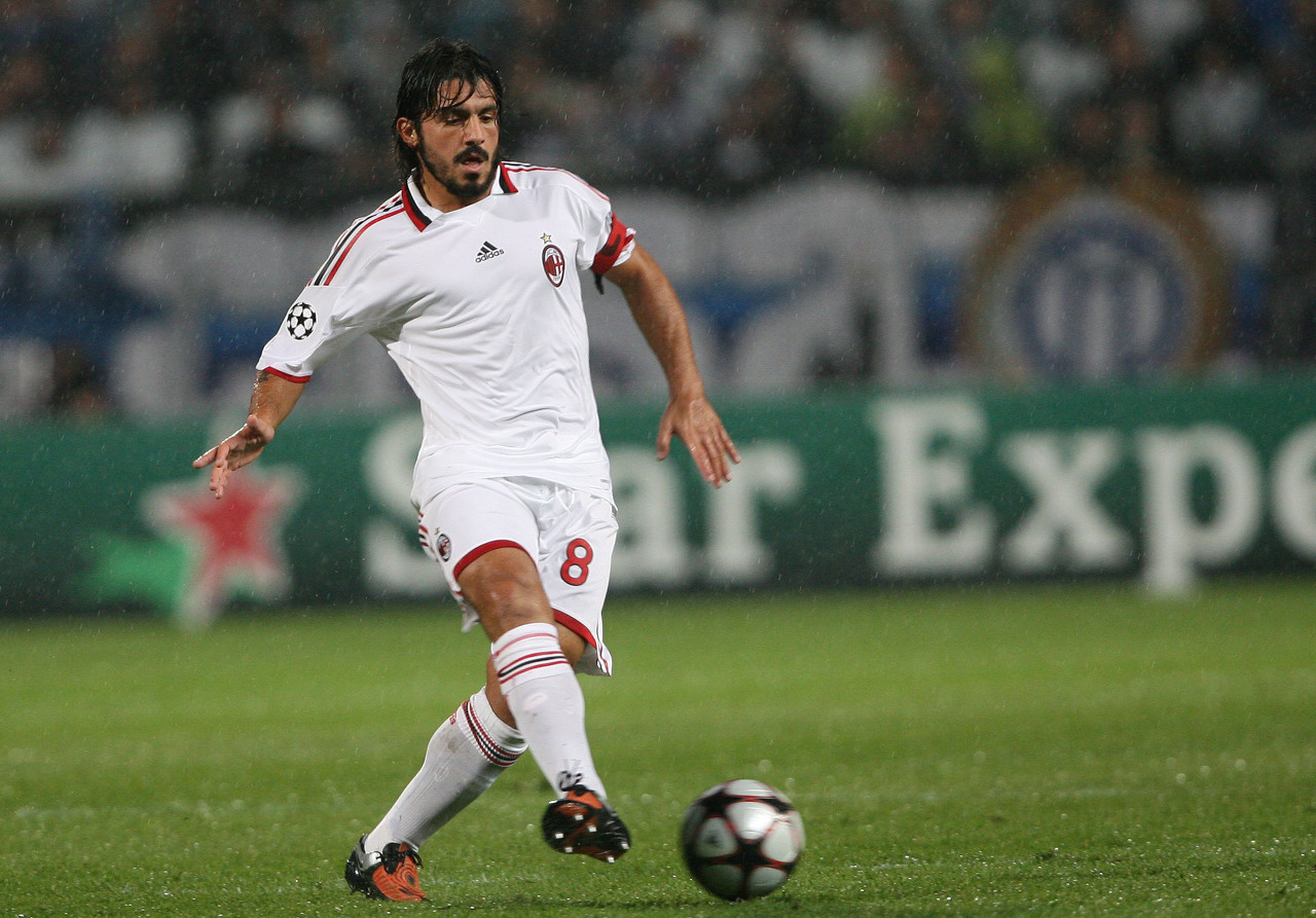 西甲：巴萨主场3-0完胜瓦伦西亚（西甲：巴萨主场三球零封瓦伦西亚）