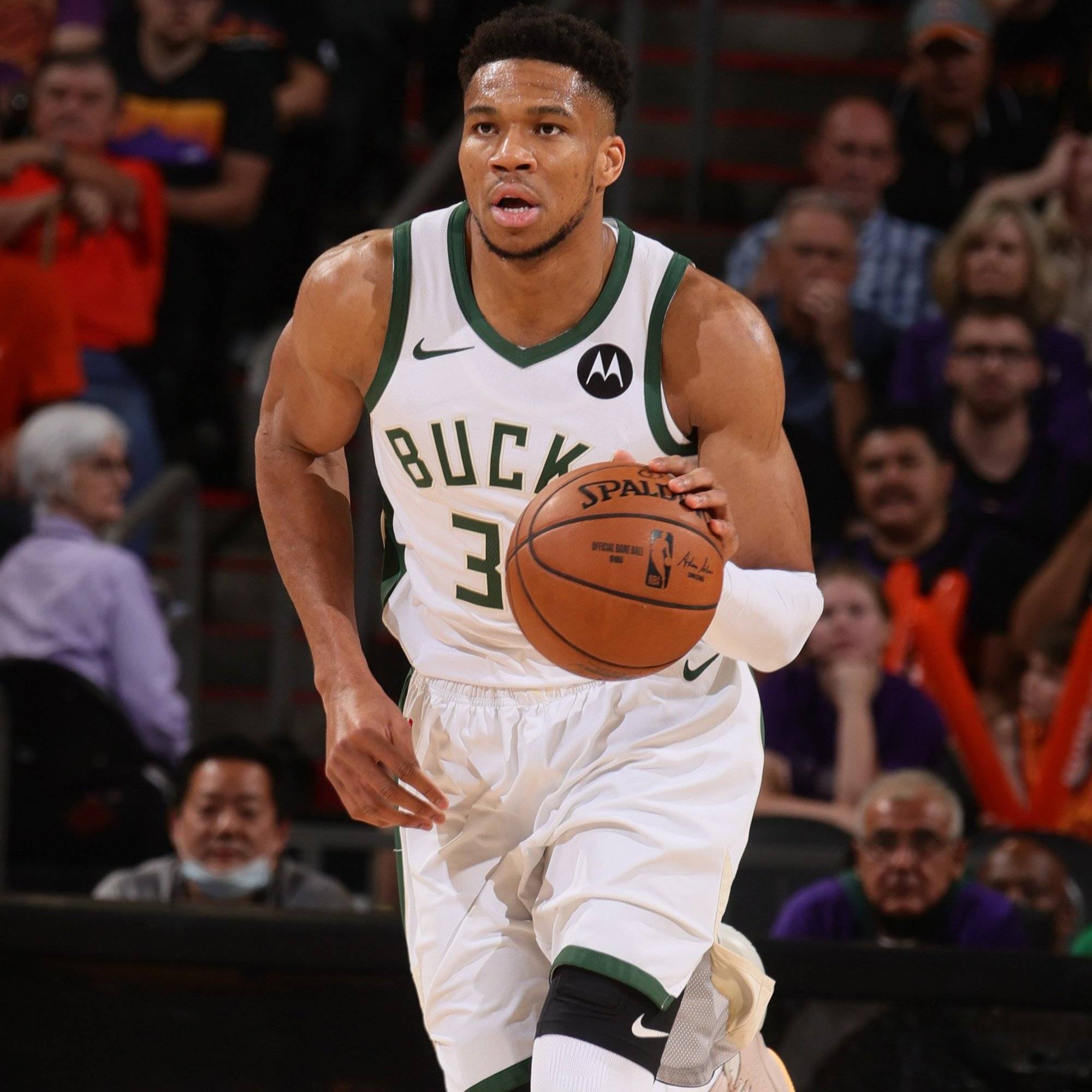 少见高得分！莱昂纳德今日砍41分 生涯第9次砍下40+（罕见火力全开！莱昂纳德今日轰下41分，职业生涯第9次40+）