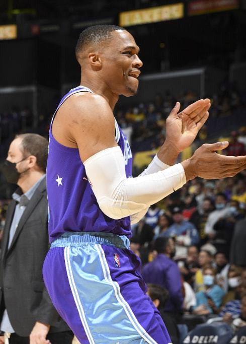 西甲最新轮次比赛结果，皇马小胜巴塞罗那（西甲本轮战报：皇马小胜巴萨）