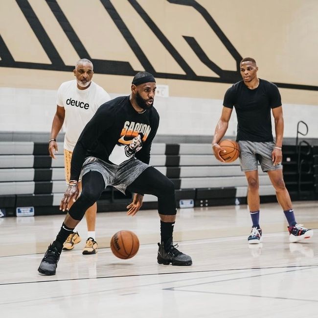 阿森纳3-0客胜布鲁日，马杜埃凯双响+穿云箭，马丁内利世界波（阿森纳客场3-0击退布鲁日：马杜埃凯梅开二度且轰出穿云远射，马丁内利奉献世界波）