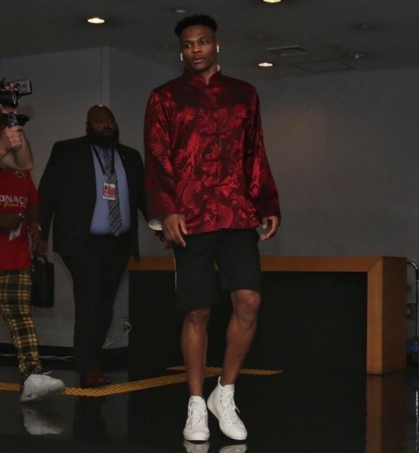 9投8中！大秋还是一如既往的稳定（大秋9投8中，延续高效发挥）