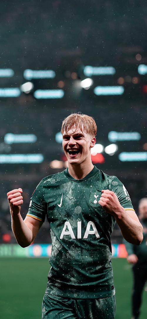 凯恩：我可以拿金球奖，通常需赢得世界杯或欧冠才能实现（凯恩称有望问鼎金球：通常得先赢下世界杯或欧冠）