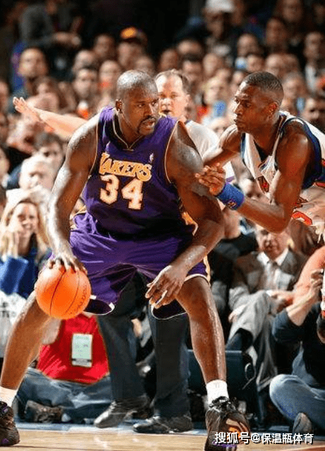 今天进攻状态不错！张镇麟半场出战10分钟 两分球4中4拿8分2板（张镇麟半场10分钟高效发挥，两分球4投4中拿下8分2篮板）