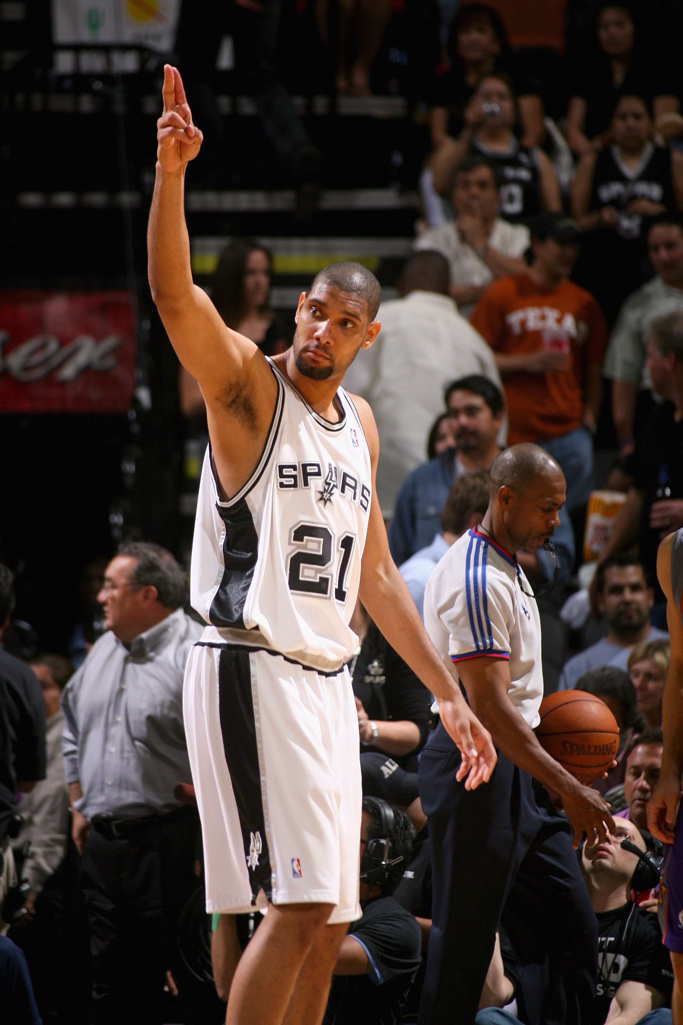 奥斯卡、巴尔加斯赛季前离队，武磊长期伤缺，但海港仍夺冠军（赛季前失去奥斯卡、巴尔加斯，武磊又长期伤停，海港仍加冕冠军）